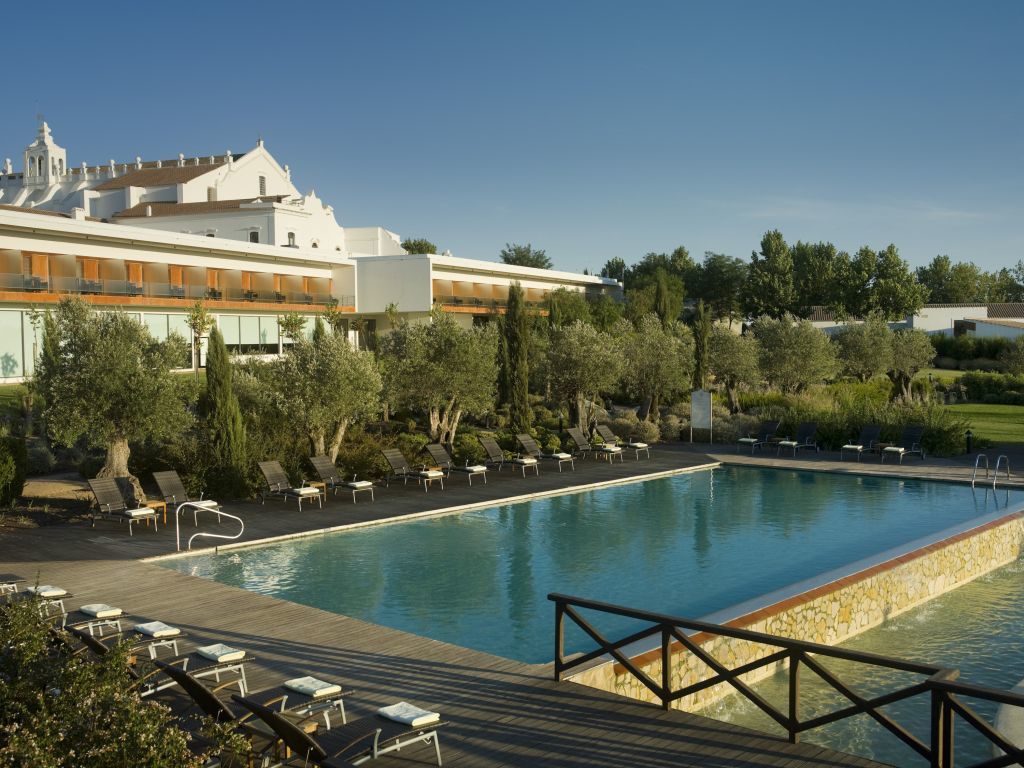 Convento Do Espinheiro, Historic Hotel & Spa Évora Exterior foto The hotel's swimming pool