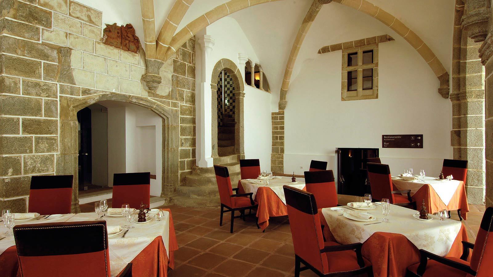 Convento Do Espinheiro, Historic Hotel & Spa Évora Restaurante foto Restaurant in the monastery