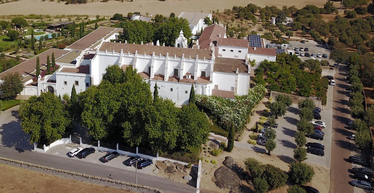 Convento Do Espinheiro, Historic Hotel & Spa Évora Exterior foto Aerial view of the monastery
