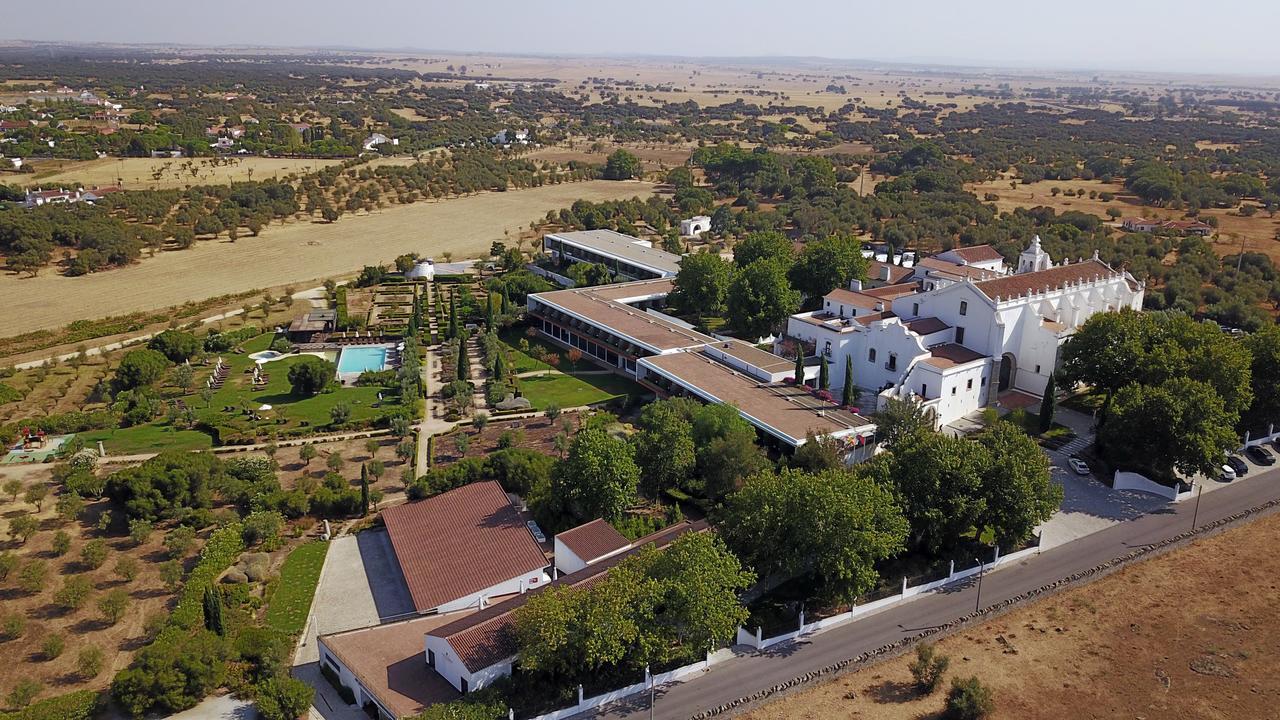 Convento Do Espinheiro, Historic Hotel & Spa Évora Exterior foto Aerial view of the hotel